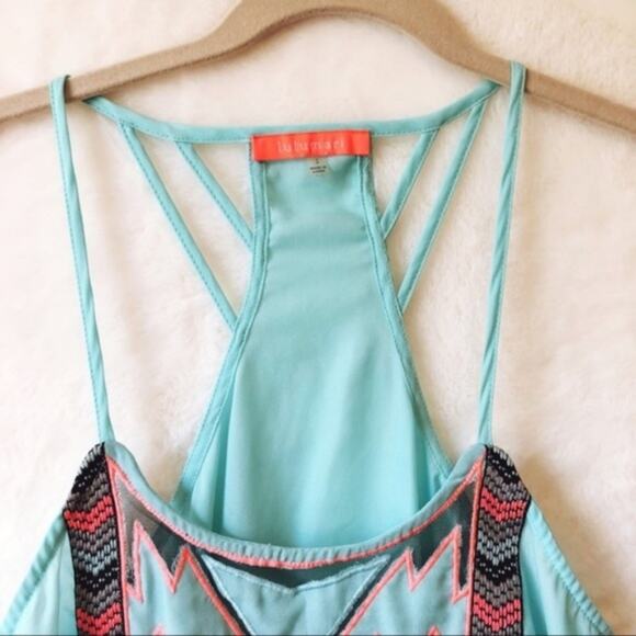 Lulumari Turquoise Tank with Front Design - Picture 5 of 6